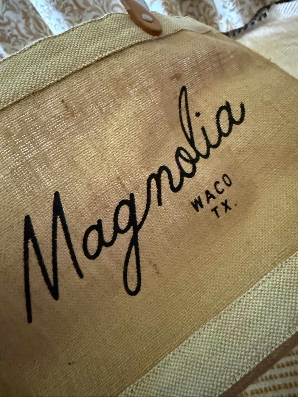 The Magnolia Script Market Tote. NWT - Picture 3 of 15